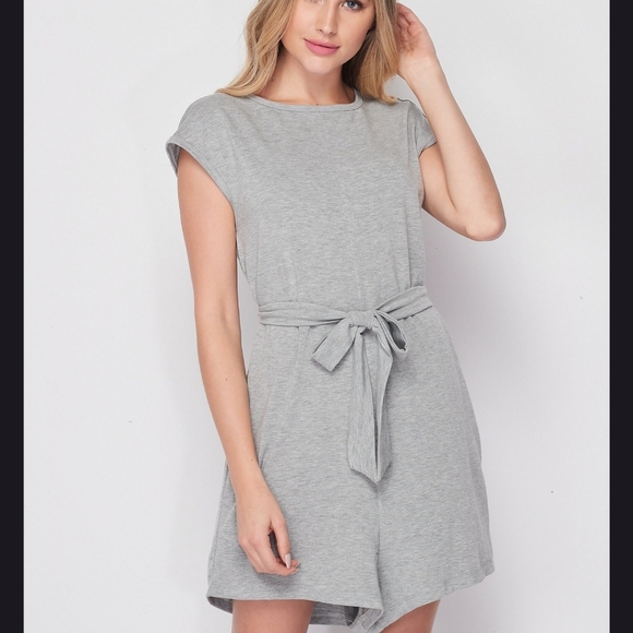 Viscos Terry Lounge Romper Size Medium W/Sash, with Open Keyhole Back Design - Picture 4 of 5